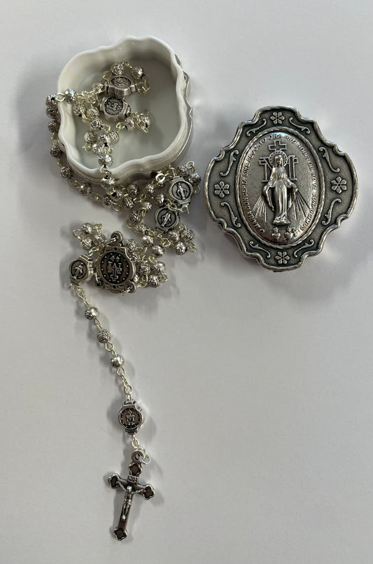 Rosary: Miraculous in metal case
