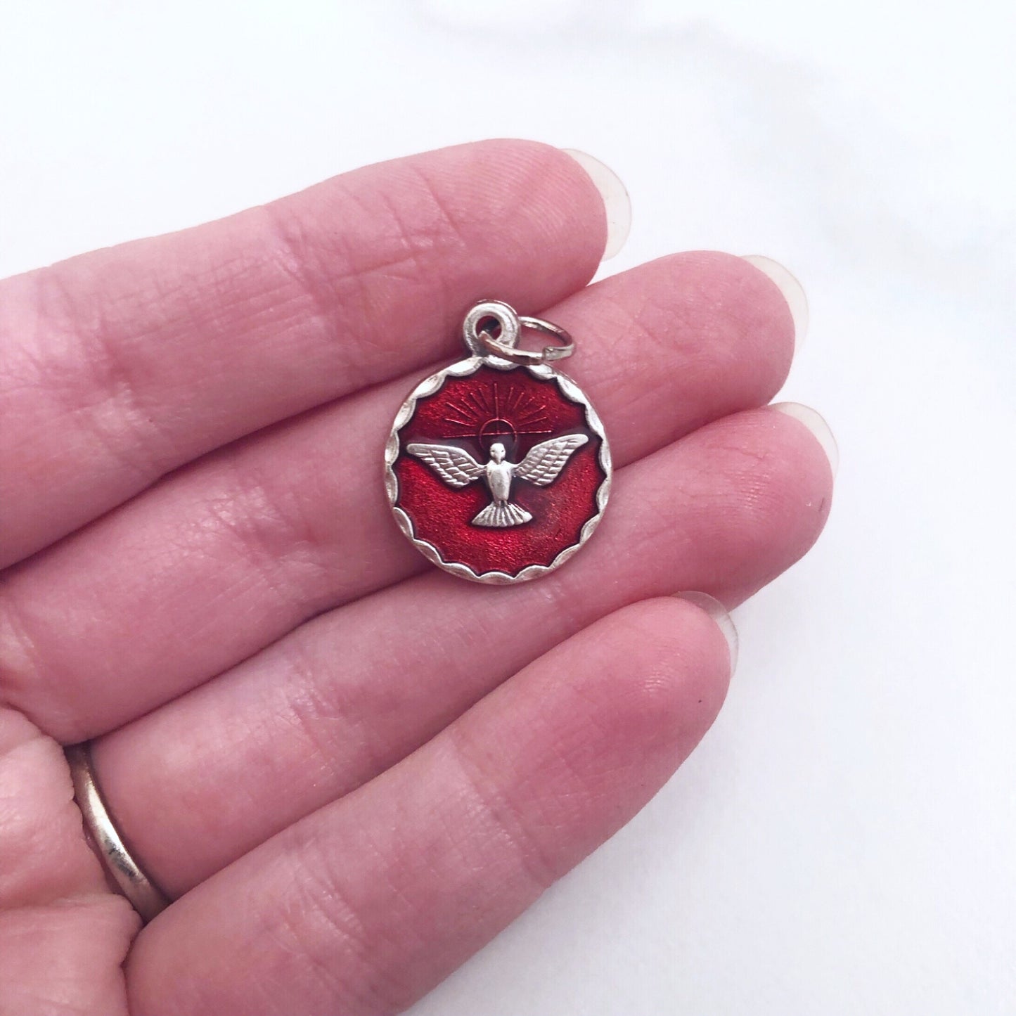 Medal: Holy Spirit (red)