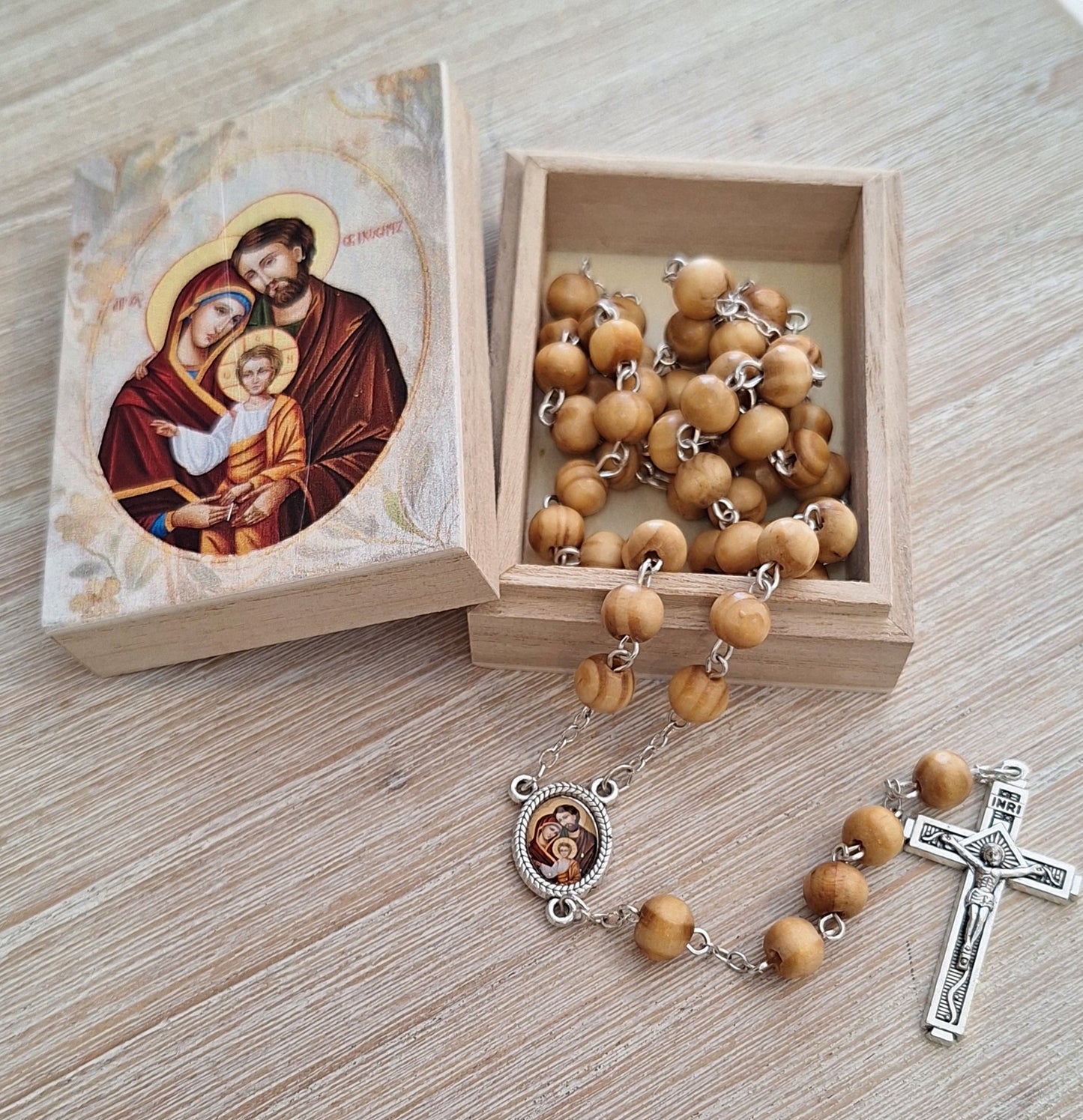 Rosary: in wooden box with image