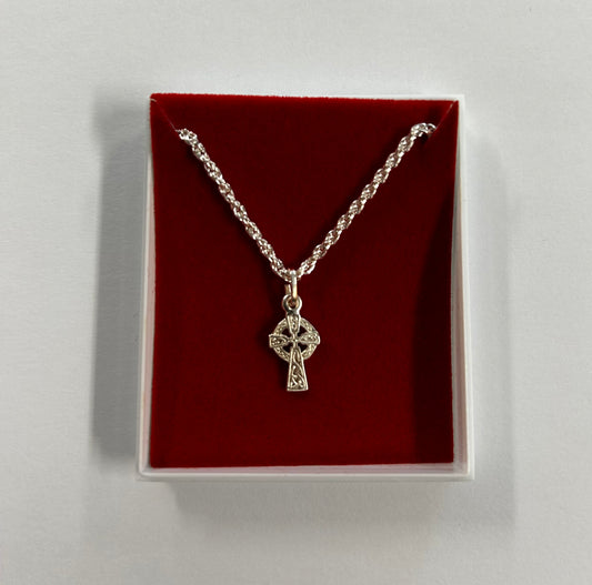 Necklace: Celtic Cross s/s on serpentine chain