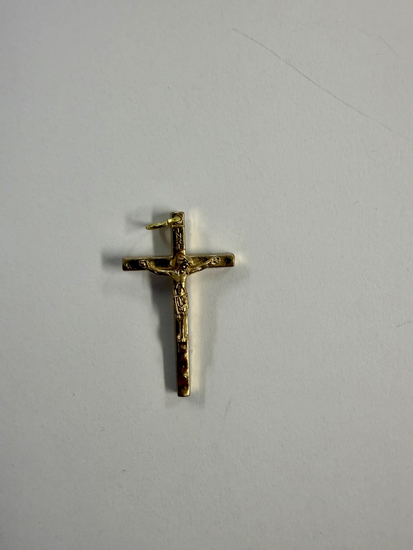 Crucifix: Gold 40mm with ring attachment