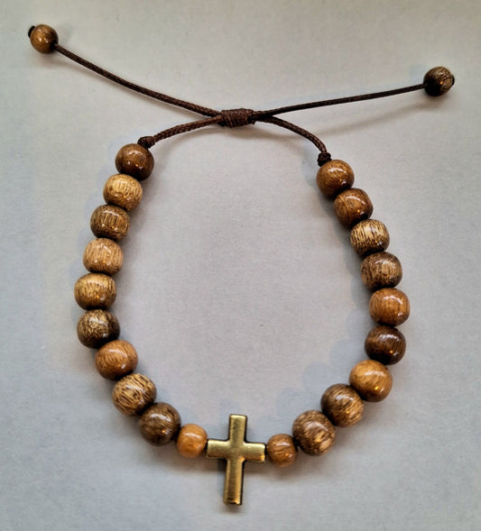 Bracelet: Walnut wood with cross