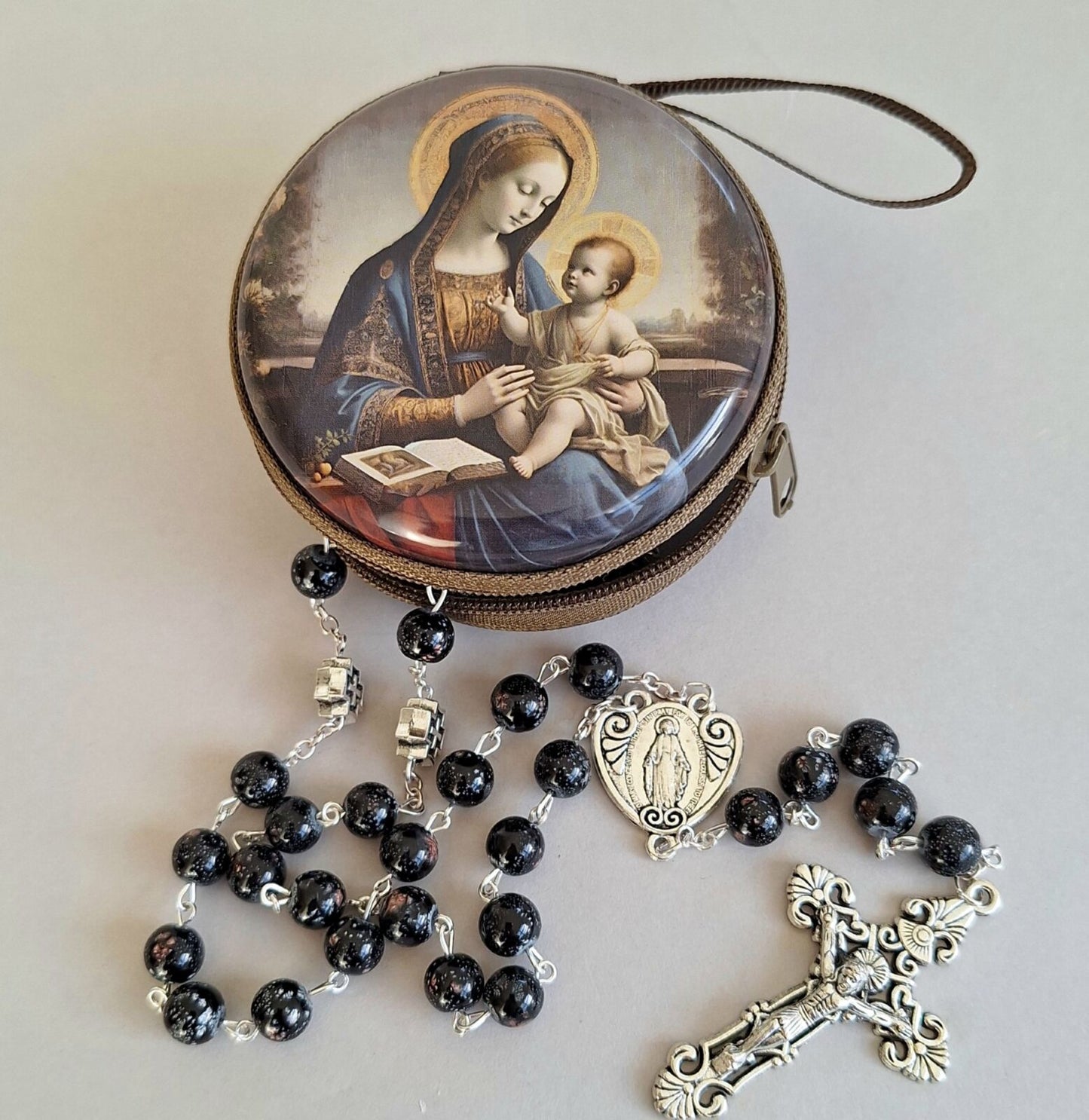 Rosary Purse: round zipped with image
