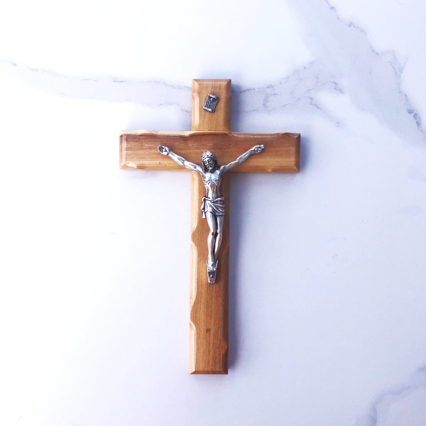 Crucifix: Olive Wood 25cm scallop