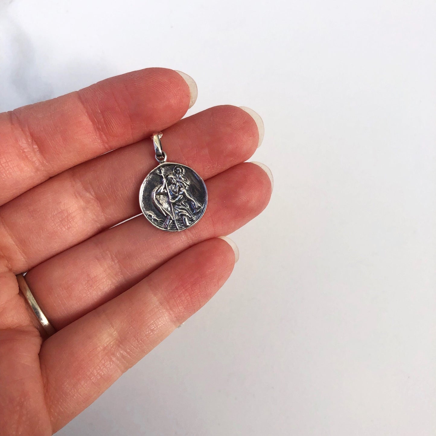 Necklace: Small Edge St Christopher 18mm (45cm chain)